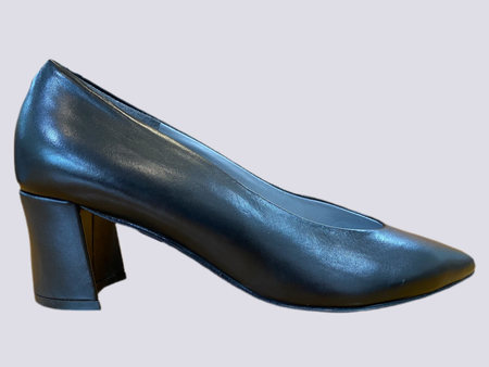 black pump heels 26664