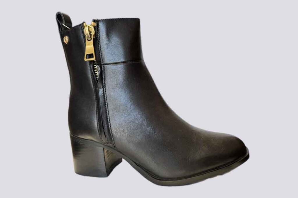 CARMELA  BLACK  25773