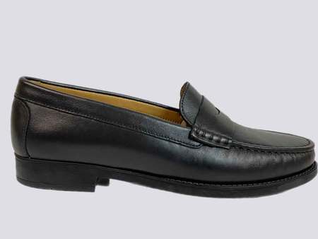 Vittoria Megnoni Classic Black leather loafers 23851