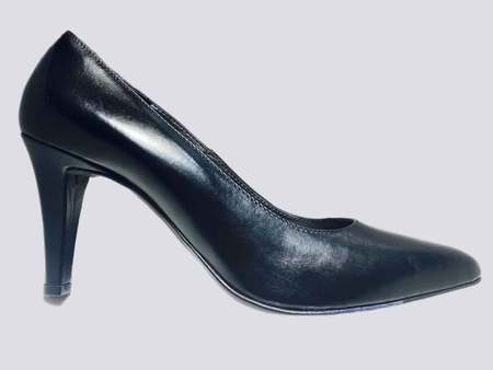 black pumps with Pointed Toe 24404