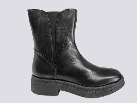 Phillip Gautier 26631 chunky boots with creped soles for extra comfort