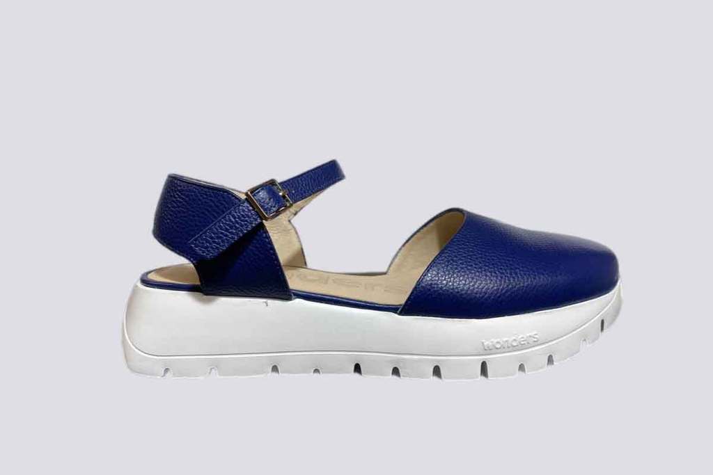 Wonders Platformed Closed toe Sandals  Blue  24441